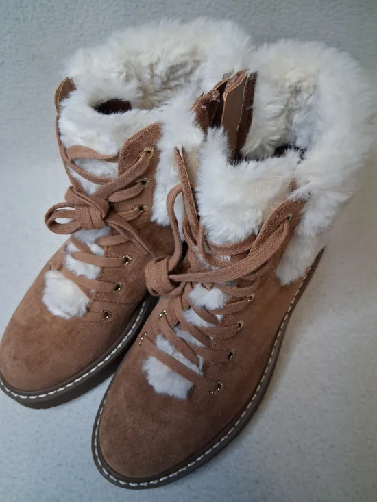 Women's Tan Faux-Suede Lace-Up Fur-Trim Ankle Boots - Picture 8 of 9